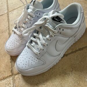 Nike women’s dunk Classic White Sneakers Sz 7.5 new